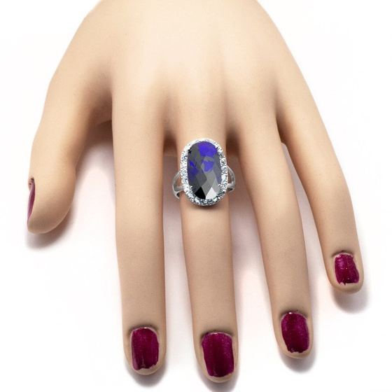 Srebrny Pierścionek z Dużym Szafirowym Kamieniem